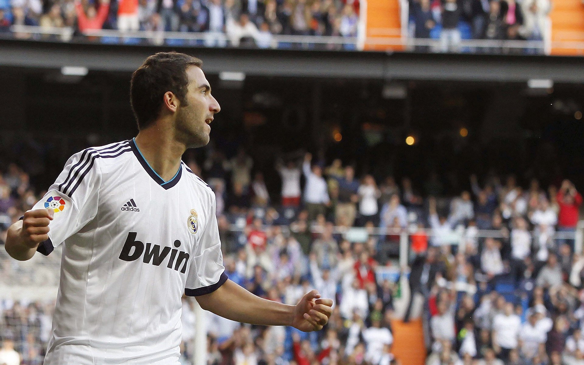 “钢铁男孩：少年足球运动员崭露头角”，刚铁男孩